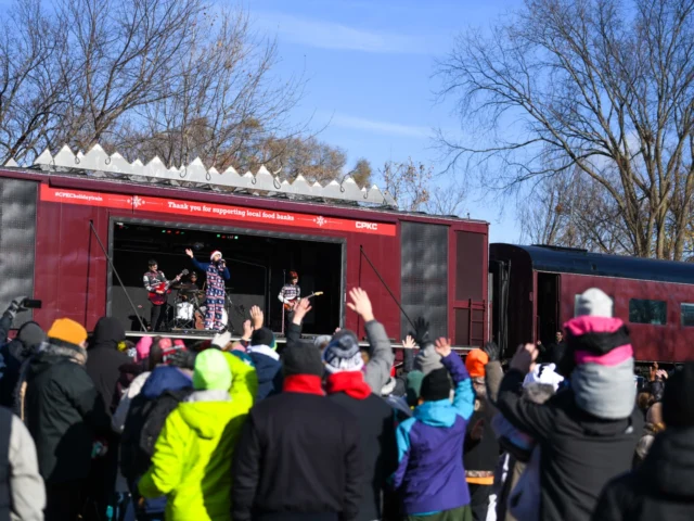 All aboard, Belleville! 🚂

The CPKC Holiday Train rolls in Saturday, Nov 29 at 9:30 a.m.—with a free waterfront concert featuring Jade Eagleson & Teigen Gayse! Catch the show along Keegan Parkway (between the Kiwanis playground + Pier 31), and don’t forget a non-perishable donation to support our local food banks. ❤️🎶✨

Photos by City of Belleville